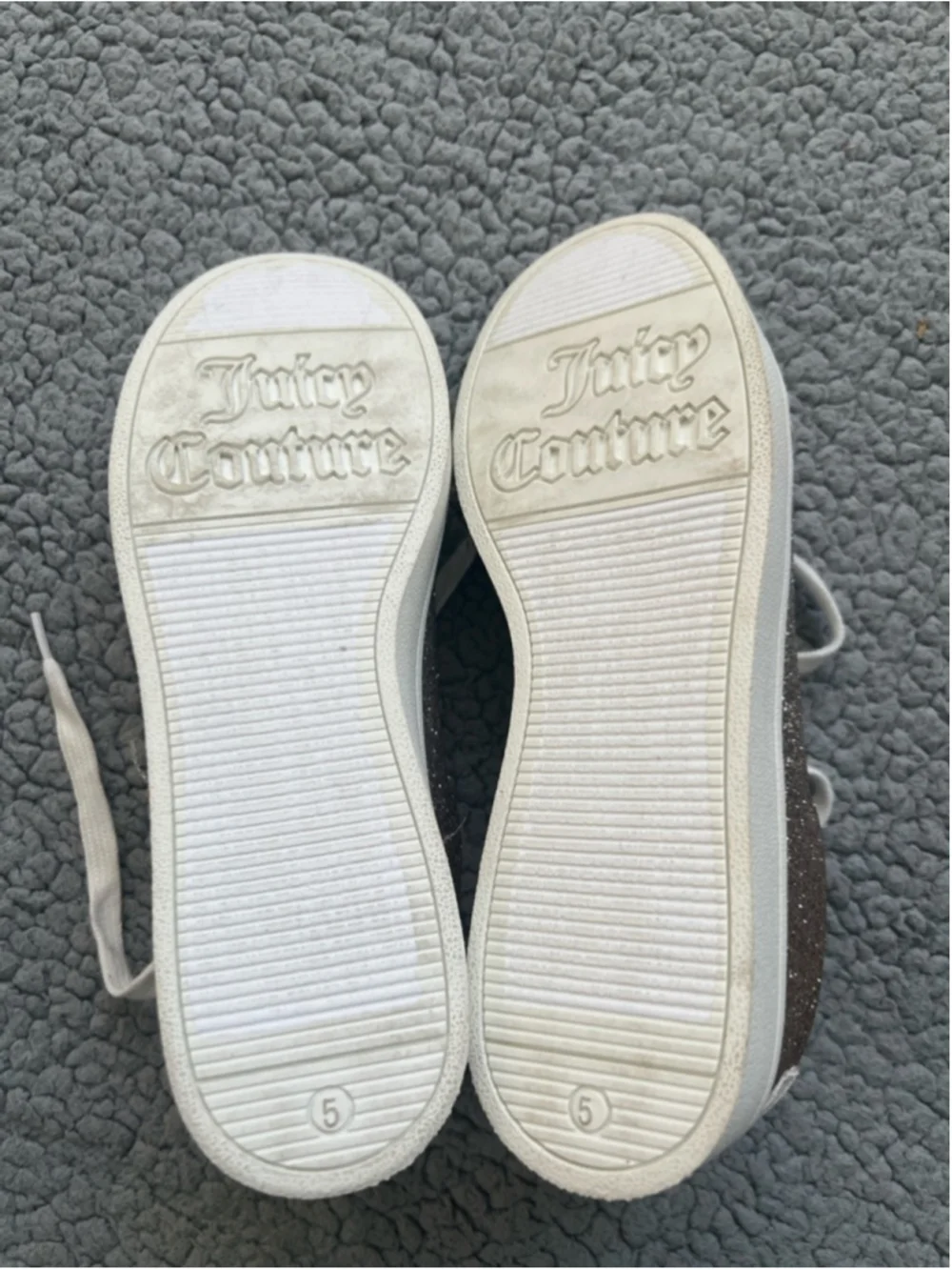 NWT Juicy Couture Youth V Vana Sneakers